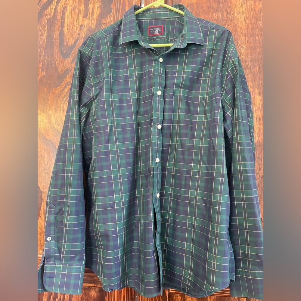 Untuck it X-Large plaid button down